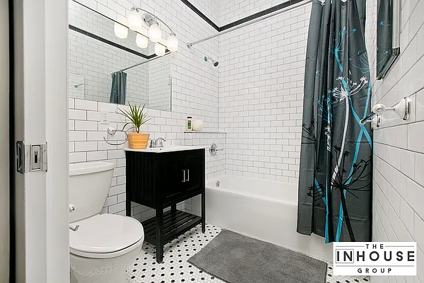 Rented by The InHouse Group | media 35