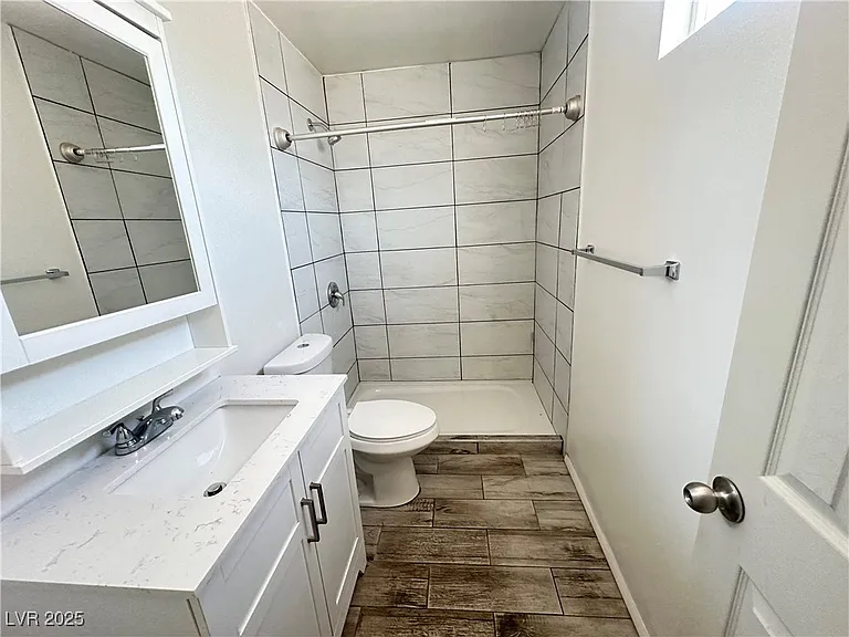 501 Slayton Dr — Photo 8