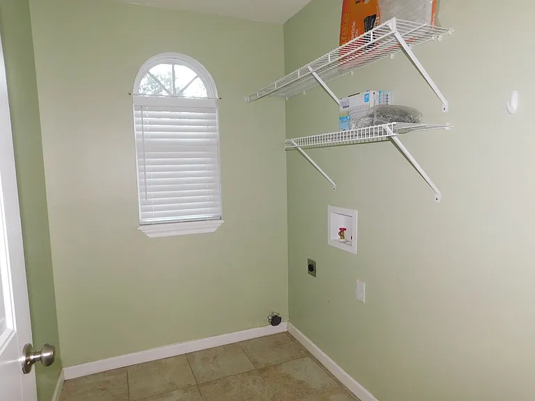 3498 Butler Woods Dr — Photo 17