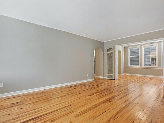 4th image of 4250 21st St #4250