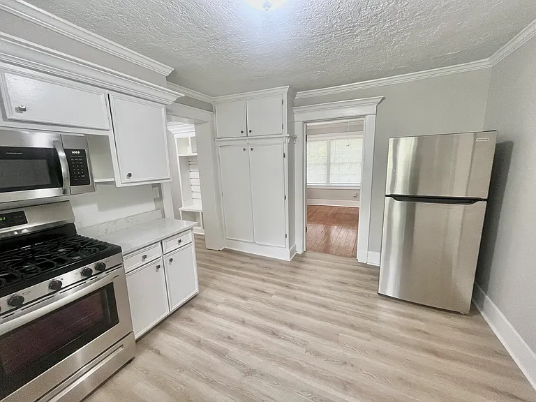 4522 Lee Ave — Photo 11
