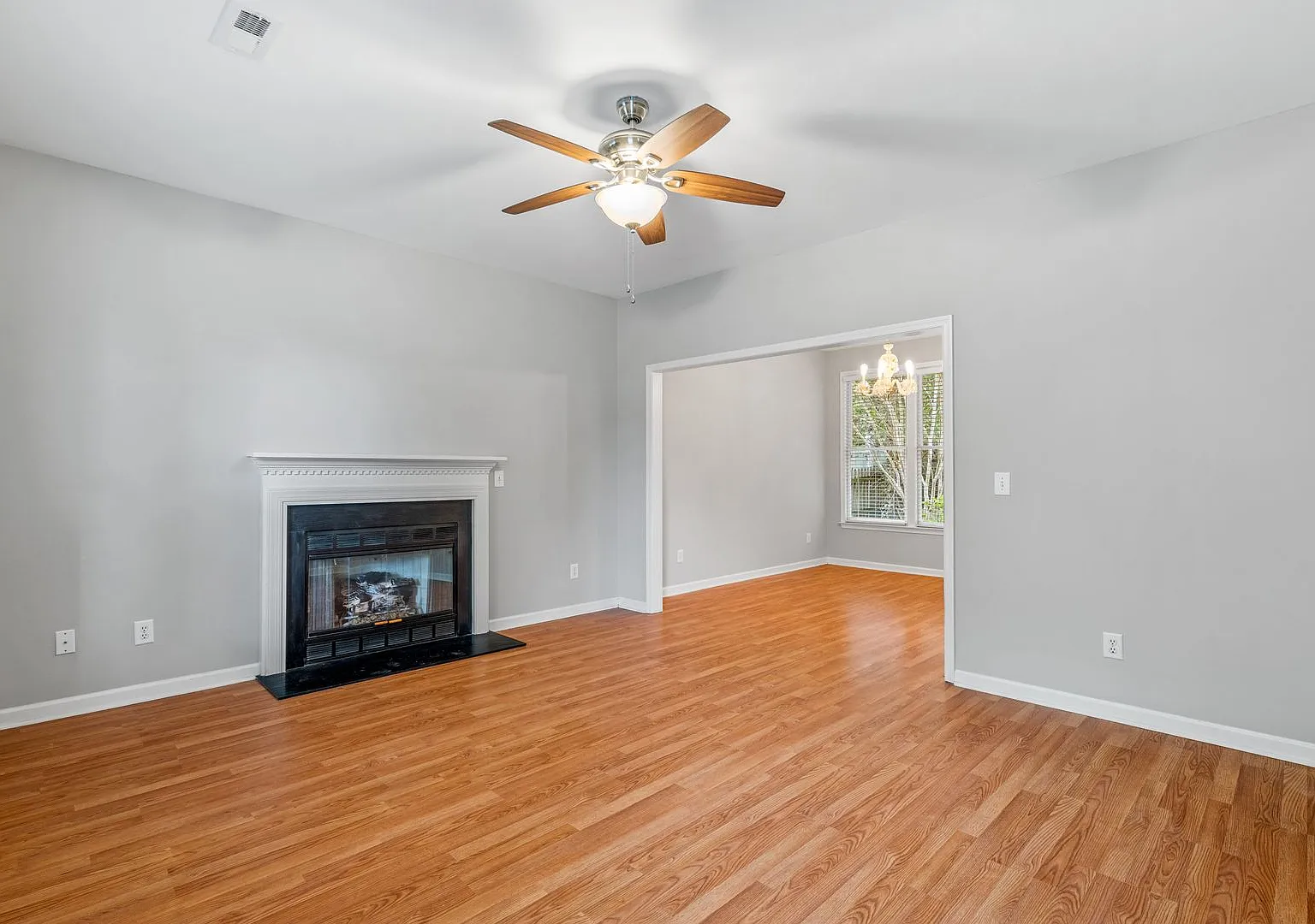 NW - Desirable Irving Park Two Story Home, Granite Counter-Tops, SS Appliances, Wood Flooring Thr... — Photo 2