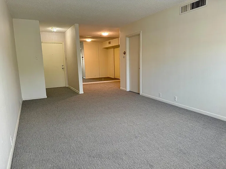 2601 Bellefontaine St #B301 — Photo 15
