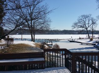 16 Homewood Fishing Clb, Decatur, IL 62521