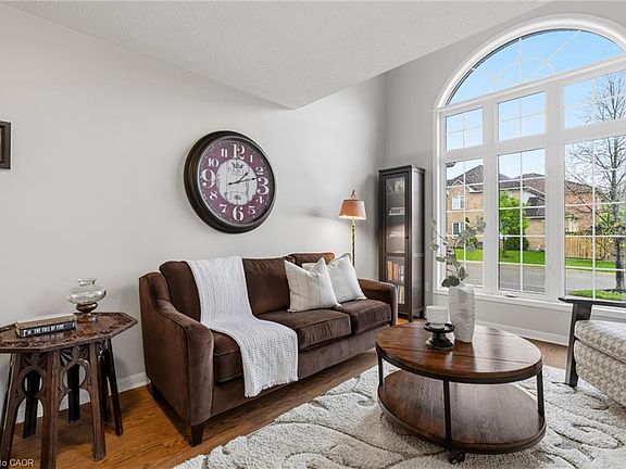 4th image of 3832 Baycroft Dr