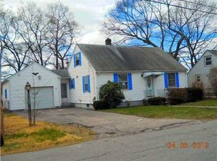 36 Massachusetts Ave, Warwick, RI 02888