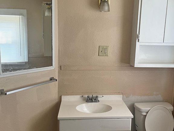 5th image of 1136 Amarillo St