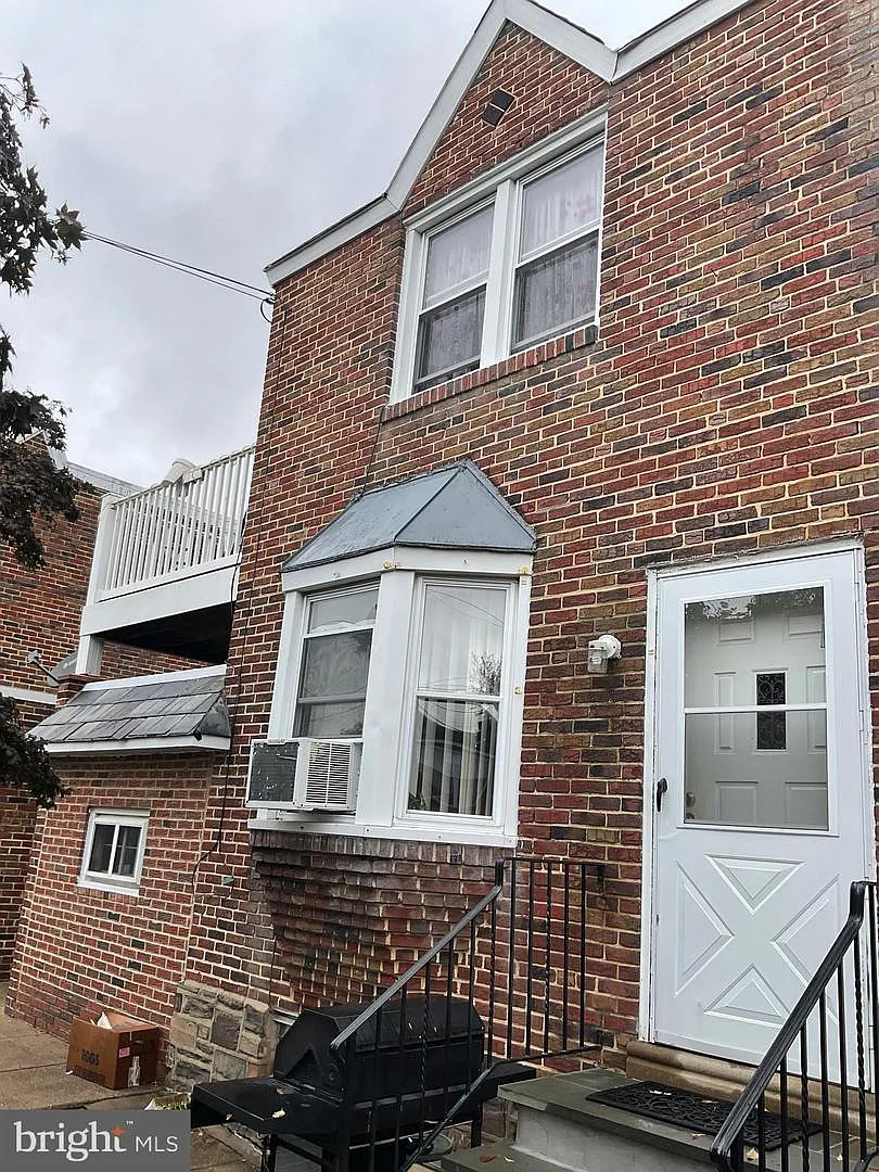 2 bed, 1100 sqft, $1,500 — Photo 2