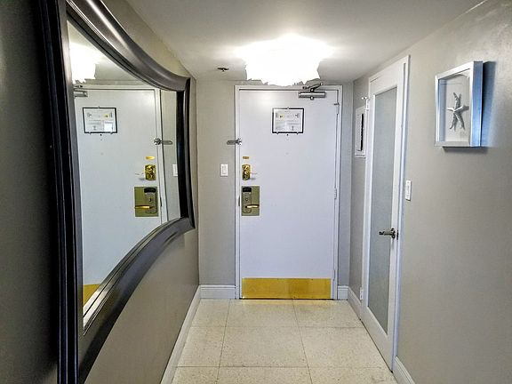 4th image of 5225 Collins Ave #Id1246527p