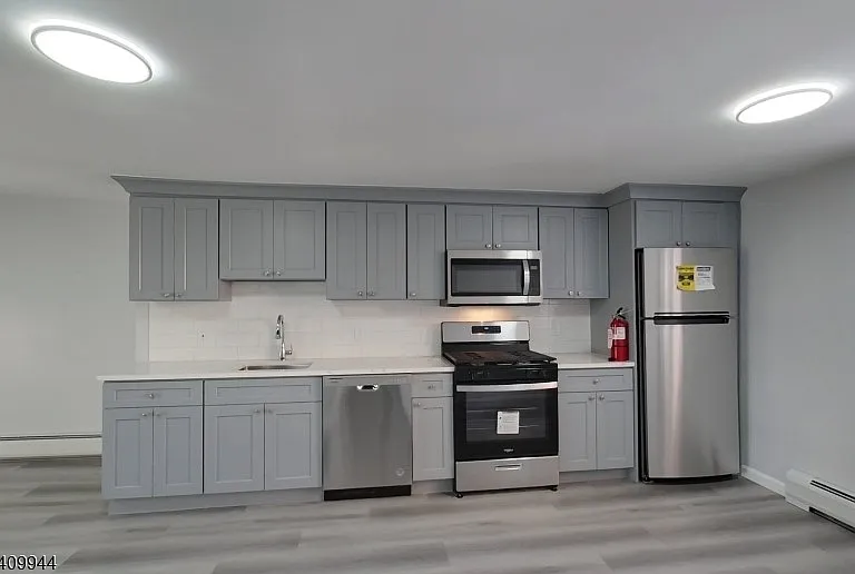 130 S 1st St #4 — Photo 7