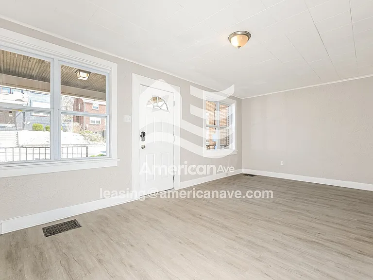 566895_005_living_room_13655922.jpg