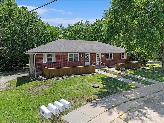 2nd image of 401 Woodland Ave