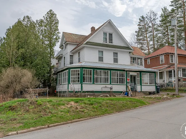 72 Helen St, Saranac Lake, NY 12983