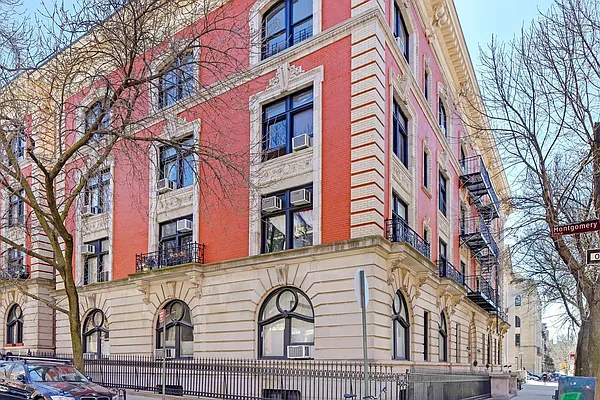 Sold by Corcoran | media 21