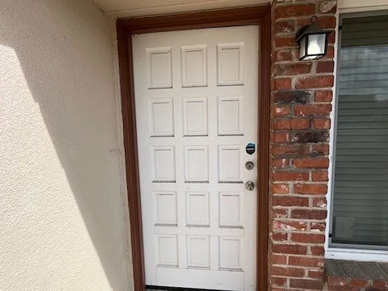 2344 W Walnut Ave — Photo 4