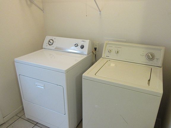 5th image of 1504 Rosemary Ln #A