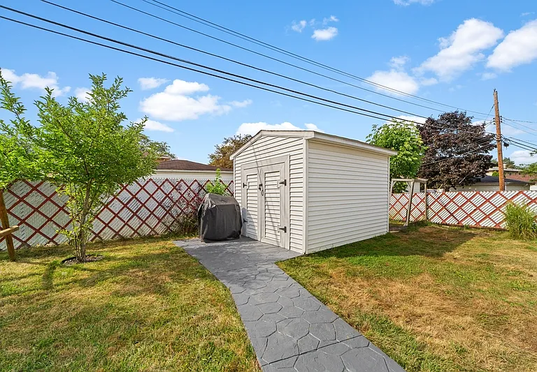 10055 Concord Ct — Photo 32