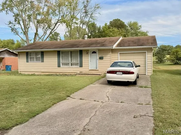 1306 1st St, Scott City, MO 63780