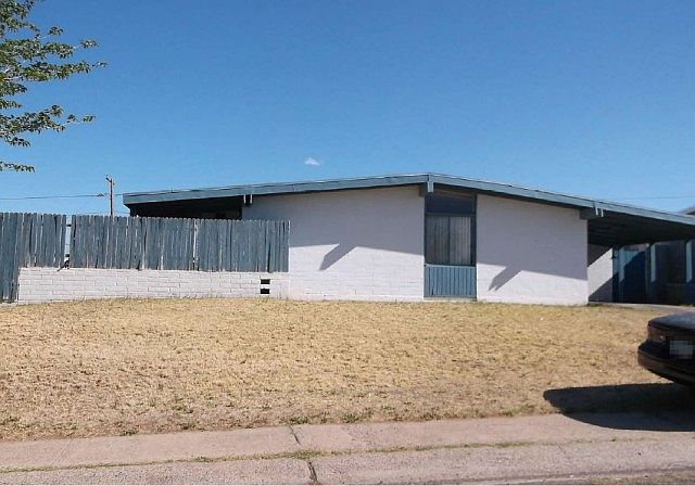 1st image of 1019 W 1st Ave