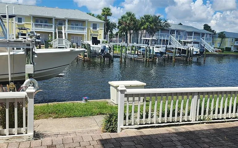5215 Coquina Key Dr SE #B — Photo 1