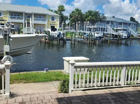 5215 Coquina Key Dr SE APT B, Saint Petersburg, FL 33705