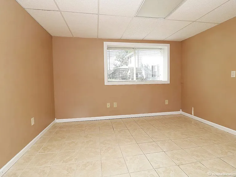 1936 Emily Ct — Photo 25