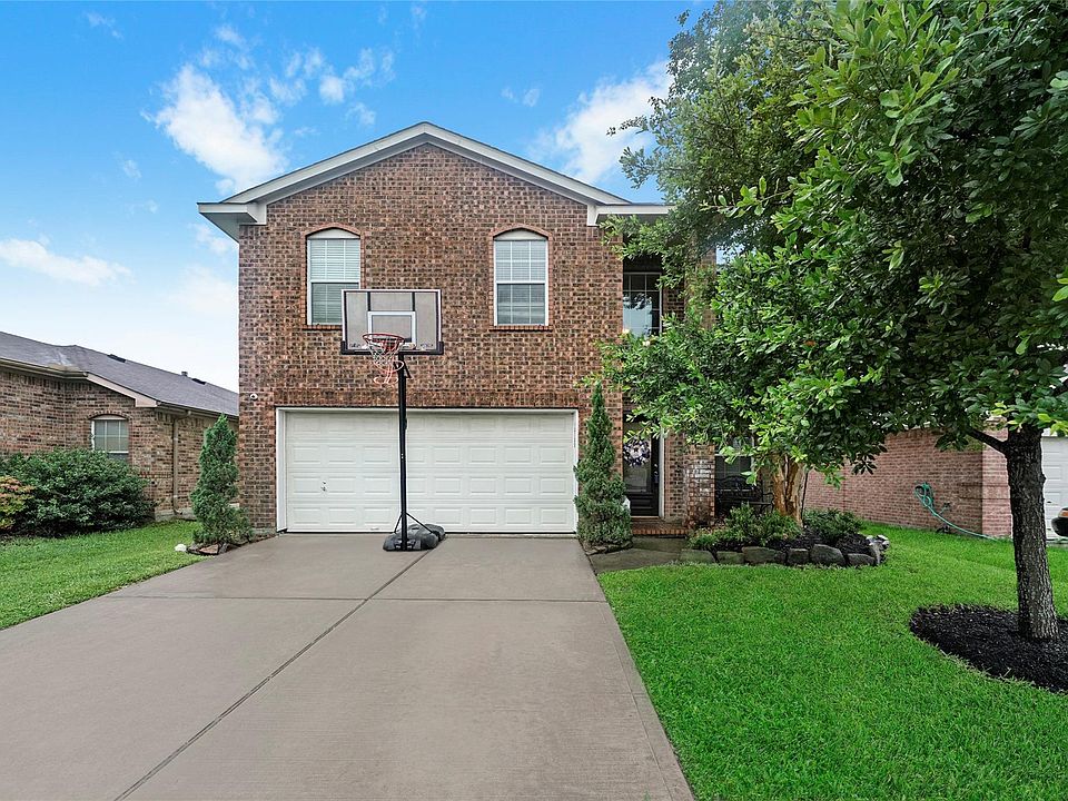 1st image of 12122 Carriage Oak Cir