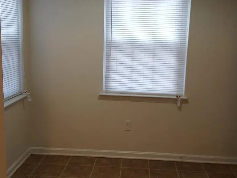Hagel Cir — Photo 9