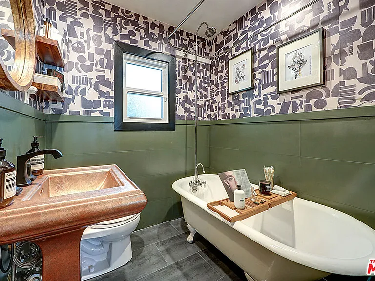 8326 Ridpath Dr — Photo 32