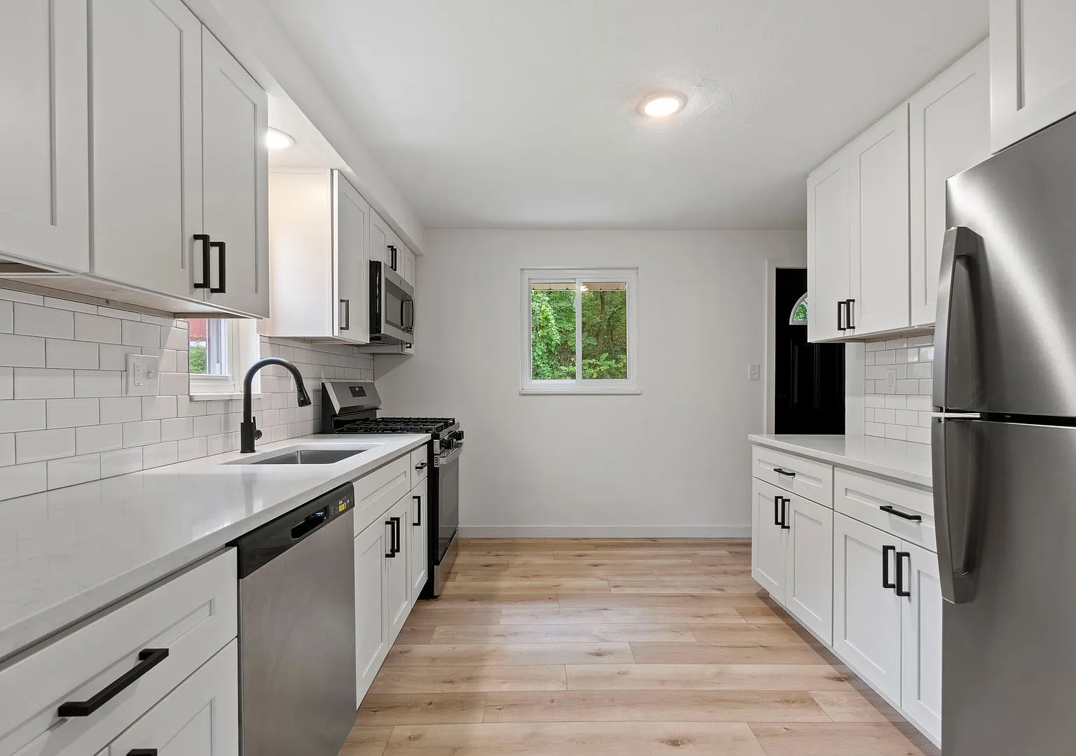 Available Now! Fully Renovated 3 Bedroom In Penn Hills! — Photo 4