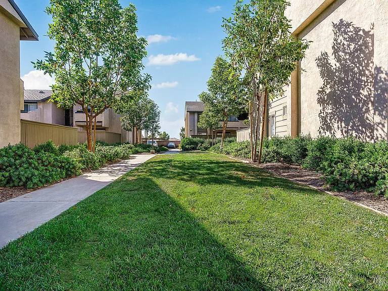 Sunstone Place Apartments — Photo 29