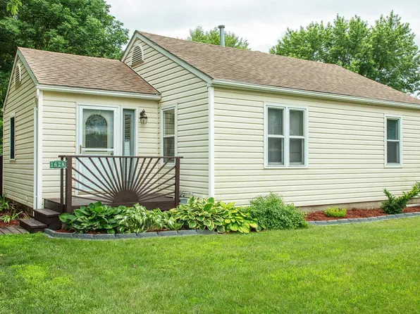 1628 W Gilbert Dr, Evansdale, IA 50707