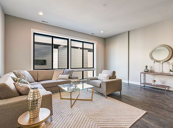 4th image of 1618 N Bosworth Ave #3E