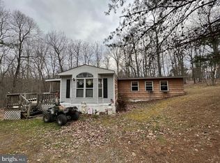 2298 Youngblood Rd, Great Cacapon, WV 25422
