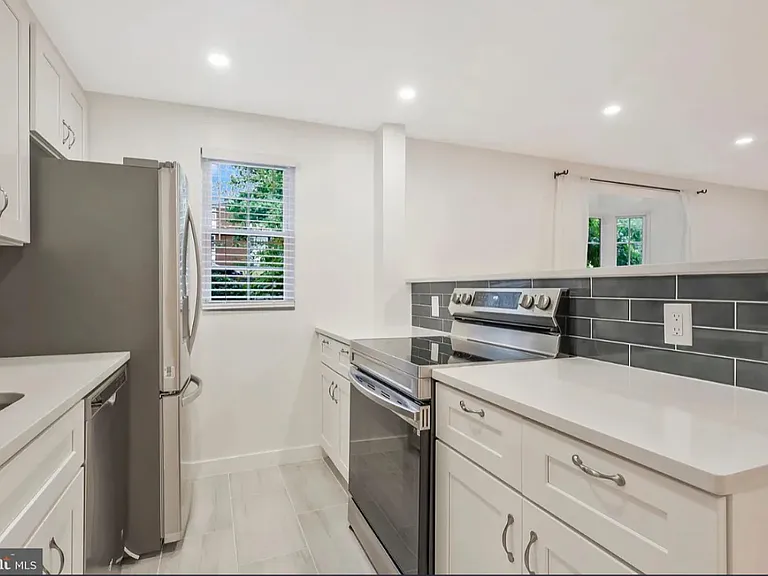 818 S Arlington Mill Dr #102 — Photo 3