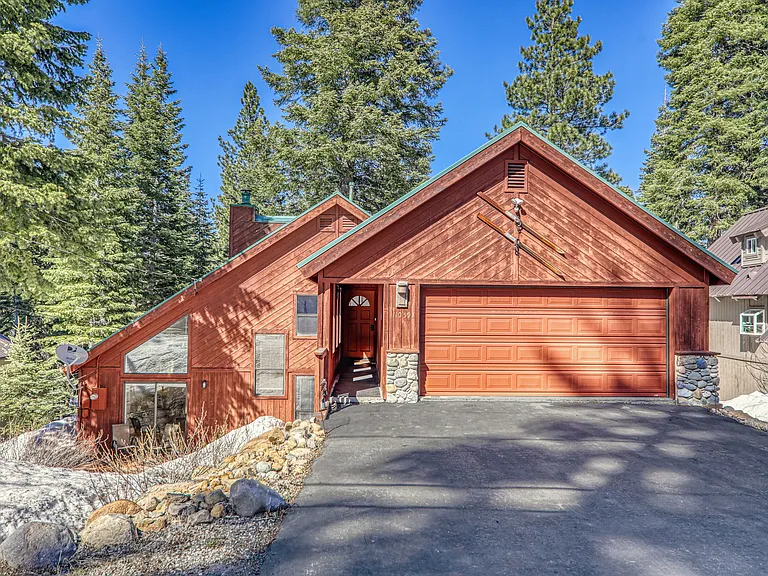11059 Zermatt Dr — Photo 2