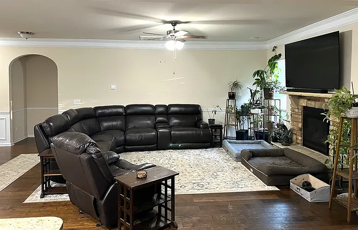 5 bed, 3.5 bath, 3642 sqft, $3,150 — Photo 4
