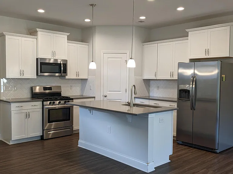 1127 Longitude Dr — Photo 9