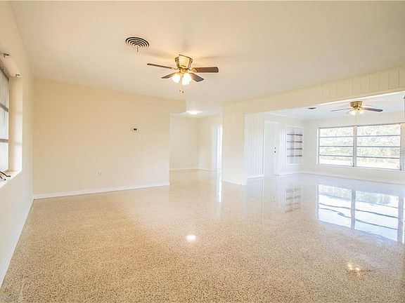 3rd image of 840 Blackwood Dr