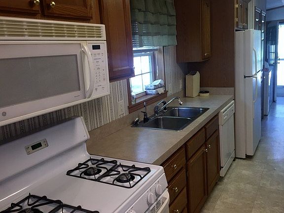 3rd image of 2243 Westmore Dr