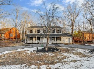 284 Saunders Dr, Bushkill, PA 18324