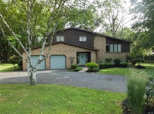1340 Pin Oak Ln, Slatington, PA 18080