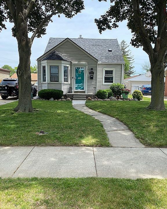 2nd image of 28022 Roy St