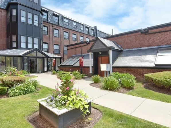 21 Linden St APT 128, Quincy, MA 02170
