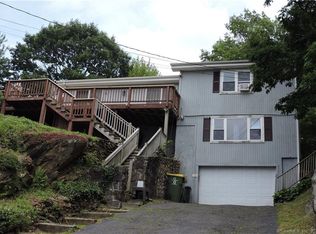 18 Willowledge Cir, Waterbury, CT 06708