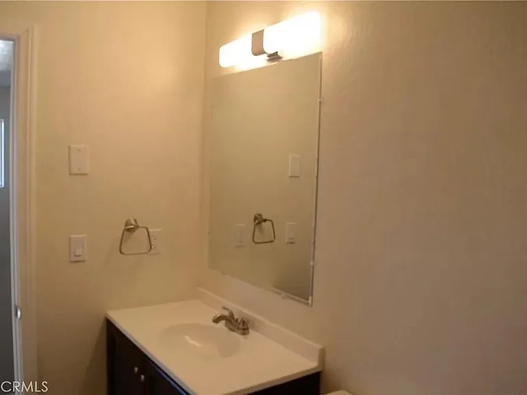 228 E Hutchison St #1-3 — Photo 13