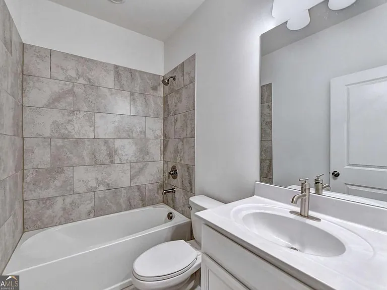 477 Danville Ave — Photo 41