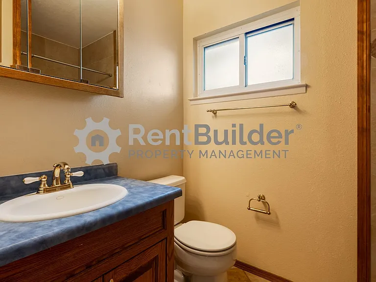 7617 Union St NE — Photo 18