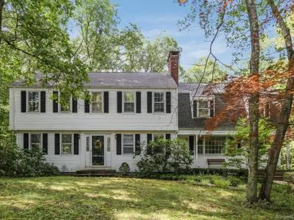 80 Candlelight Dr, Glastonbury, CT 06033