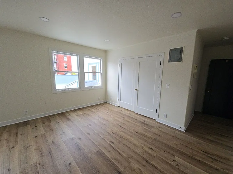 516 G St — Photo 4